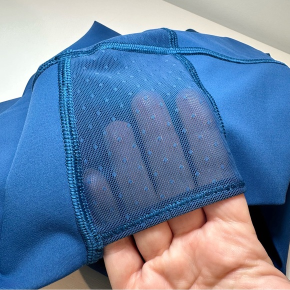 Lululemon Body Con Crop Leggings - Picture 9 of 16